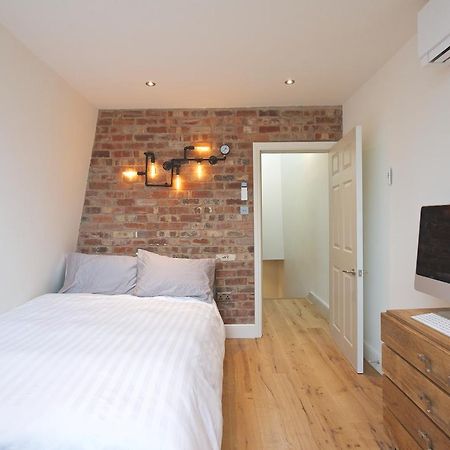 Modern Bedroom In London !! Eksteriør billede
