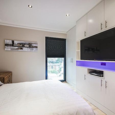 Modern Bedroom In London !! Eksteriør billede