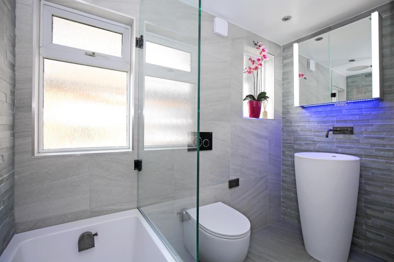 Modern Bedroom In London !! Eksteriør billede