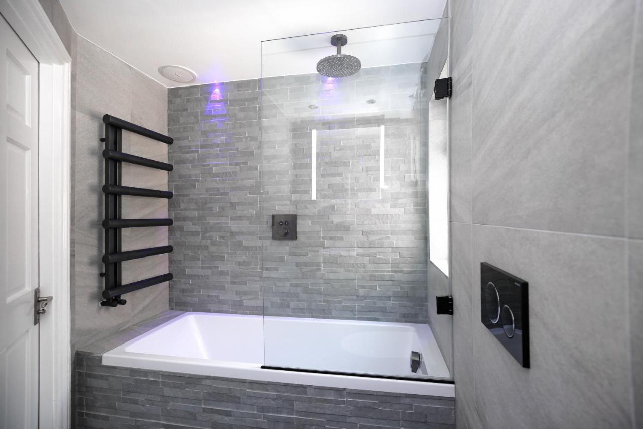 Modern Bedroom In London !! Eksteriør billede